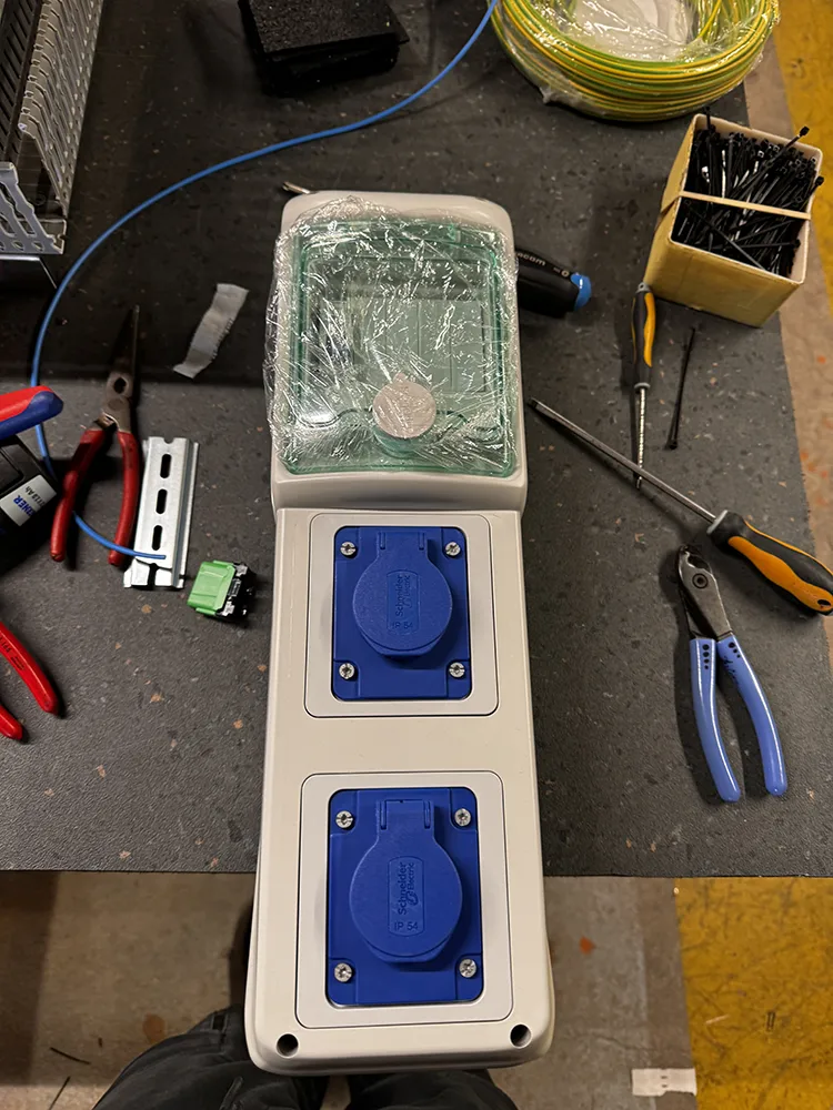 coffret prise électrique finistère sbcm