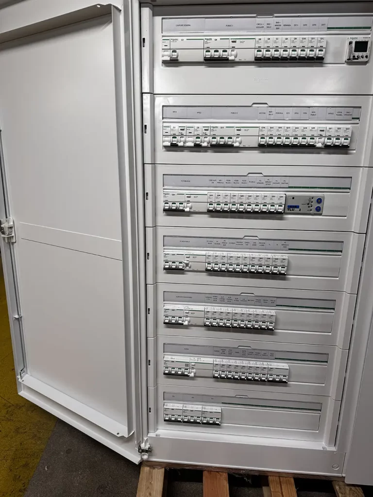 armoire de distribution coffret électrique Finistère